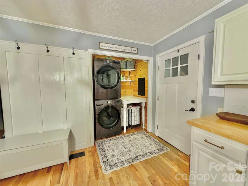 390 Hickory Hill Drive, Spruce Pine, NC 28777.  MLS# CAR4428483, YatesRealty ID 53049. 