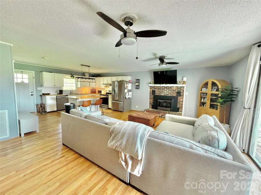 390 Hickory Hill Drive, Spruce Pine, NC 28777.  MLS# CAR4428483, YatesRealty ID 53049. 