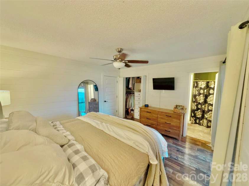 390 Hickory Hill Drive, Spruce Pine, NC 28777.  MLS# CAR4428483, YatesRealty ID 53049. 