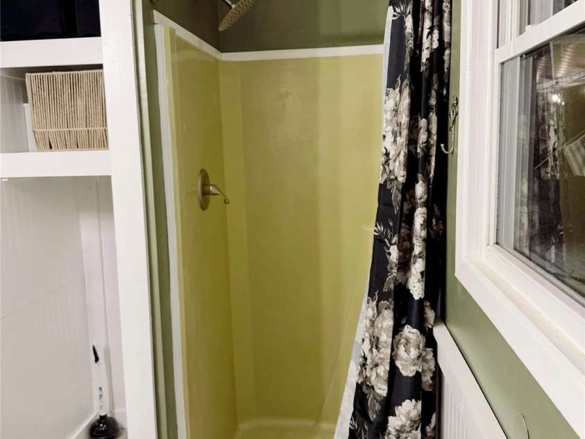 390 Hickory Hill Drive, Spruce Pine, NC 28777.  MLS# CAR4428483, YatesRealty ID 53049. 