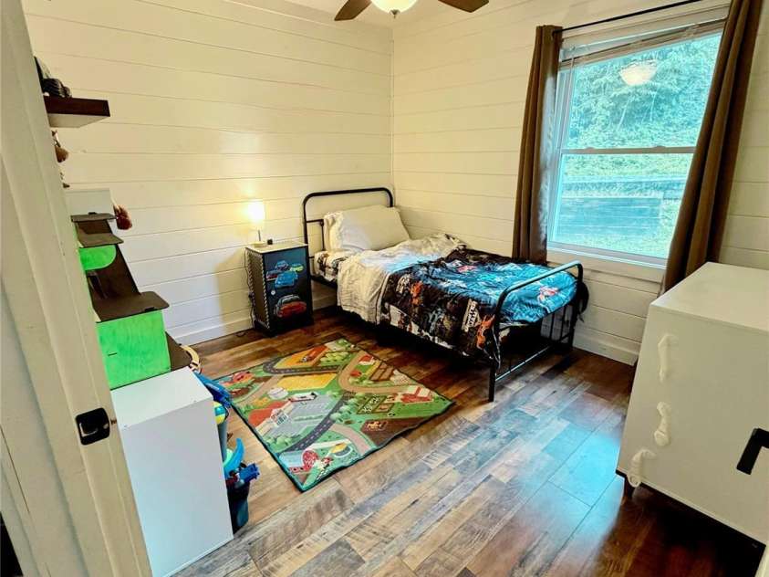 390 Hickory Hill Drive, Spruce Pine, NC 28777.  MLS# CAR4428483, YatesRealty ID 53049. 