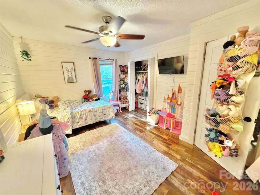 390 Hickory Hill Drive, Spruce Pine, NC 28777.  MLS# CAR4428483, YatesRealty ID 53049. 