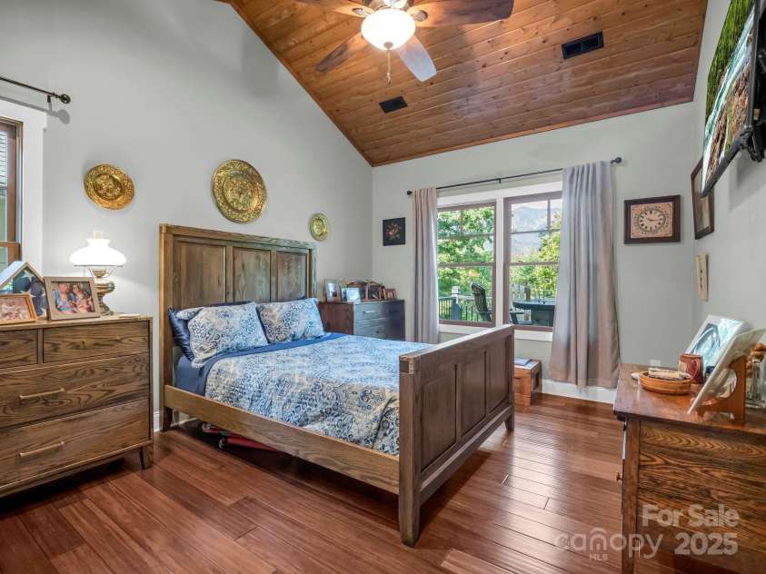 159 Bee Tree Point, Lake Lure, NC 28746.  MLS# CAR4172811, YatesRealty ID 5305. 