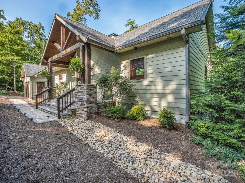 159 Bee Tree Point, Lake Lure, NC 28746.  MLS# CAR4172811, YatesRealty ID 5305. 