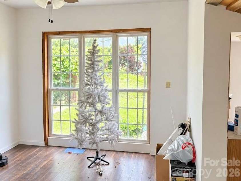 323 Forrest Fisher Road, Spruce Pine, NC 28777.  MLS# CAR4428534, YatesRealty ID 53050. 