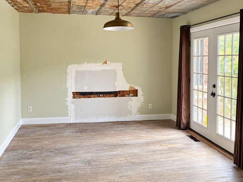 323 Forrest Fisher Road, Spruce Pine, NC 28777.  MLS# CAR4428534, YatesRealty ID 53050. Edited to remove personal items for reference purposes