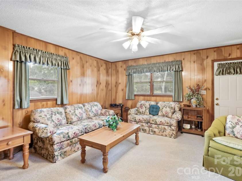 1745 Northbrook Drive, Charlotte, NC 28216.  MLS# CAR4428285, YatesRealty ID 53052. 