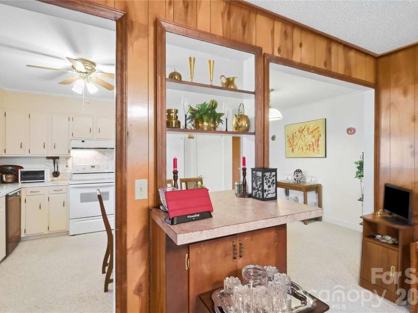1745 Northbrook Drive, Charlotte, NC 28216.  MLS# CAR4428285, YatesRealty ID 53052. 