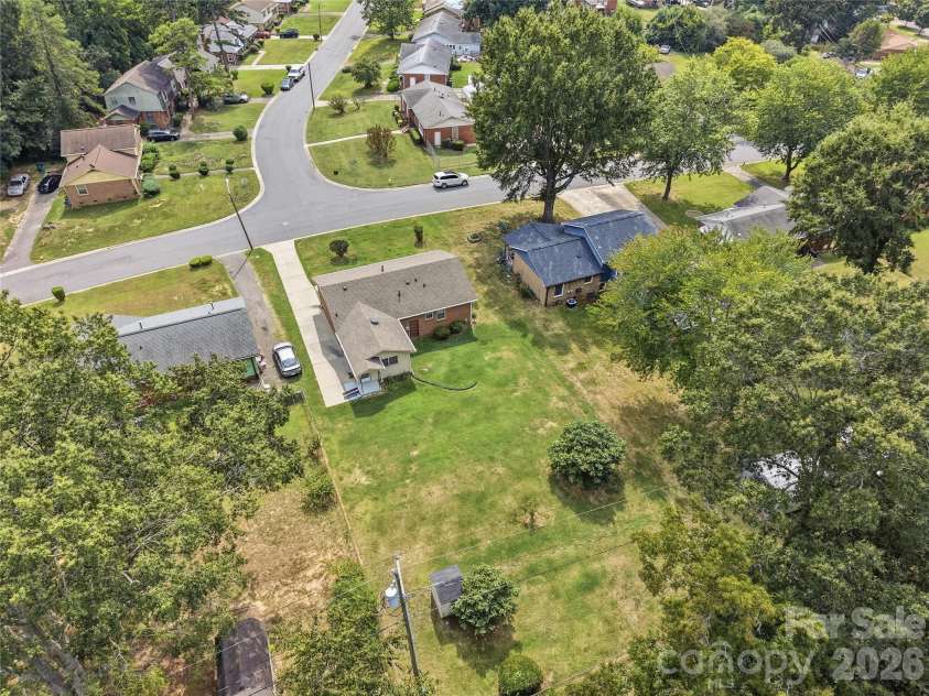 1745 Northbrook Drive, Charlotte, NC 28216.  MLS# CAR4428285, YatesRealty ID 53052. 