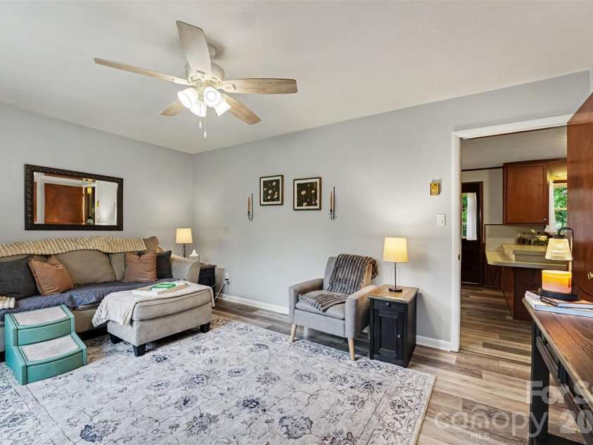 2712 33rd Avenue, Hickory, NC 28601.  MLS# CAR4424654, YatesRealty ID 53059. 