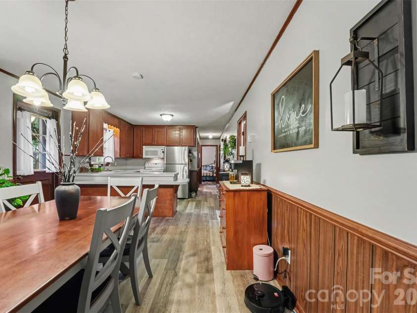 2712 33rd Avenue, Hickory, NC 28601.  MLS# CAR4424654, YatesRealty ID 53059. 