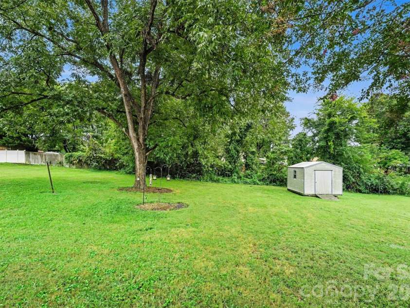 2712 33rd Avenue, Hickory, NC 28601.  MLS# CAR4424654, YatesRealty ID 53059. 