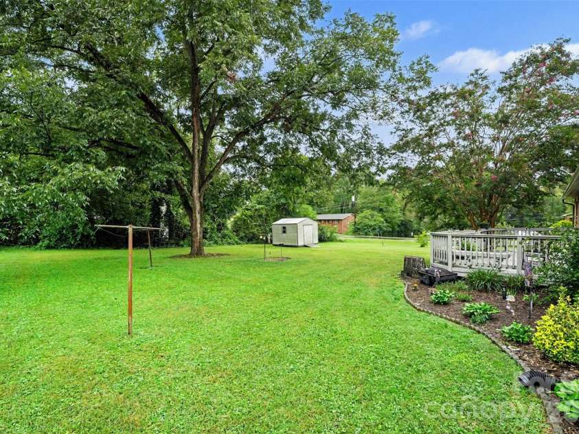 2712 33rd Avenue, Hickory, NC 28601.  MLS# CAR4424654, YatesRealty ID 53059. 