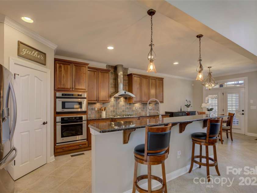 16837 Crosshaven Drive, Charlotte, NC 28278.  MLS# CAR4230966, YatesRealty ID 5306. 