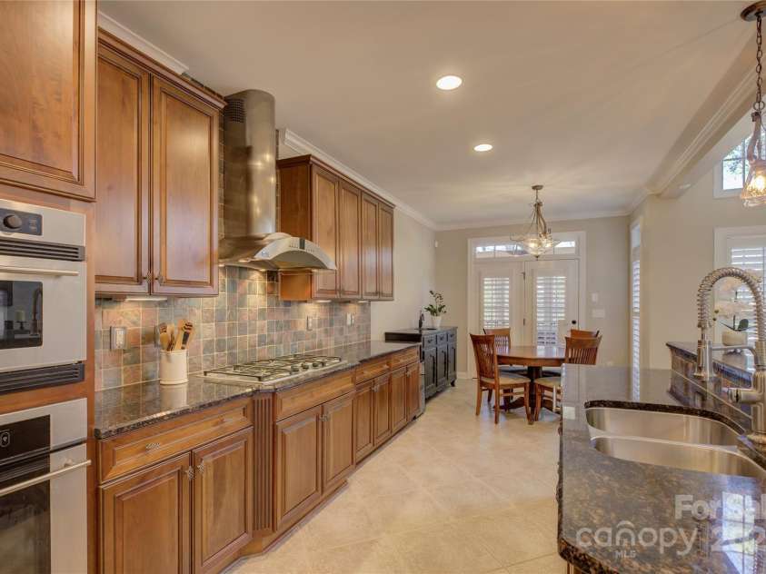 16837 Crosshaven Drive, Charlotte, NC 28278.  MLS# CAR4230966, YatesRealty ID 5306. 