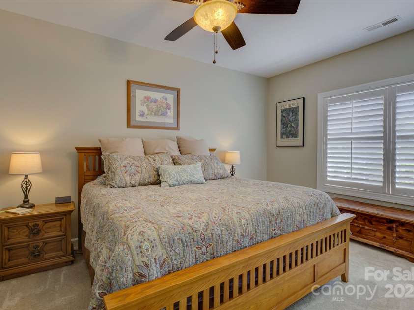 16837 Crosshaven Drive, Charlotte, NC 28278.  MLS# CAR4230966, YatesRealty ID 5306. 