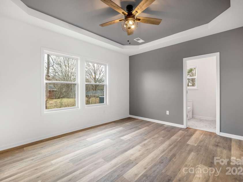 842 Lincoln Drive, Shelby, NC 28152.  MLS# CAR4333360, YatesRealty ID 5306. 