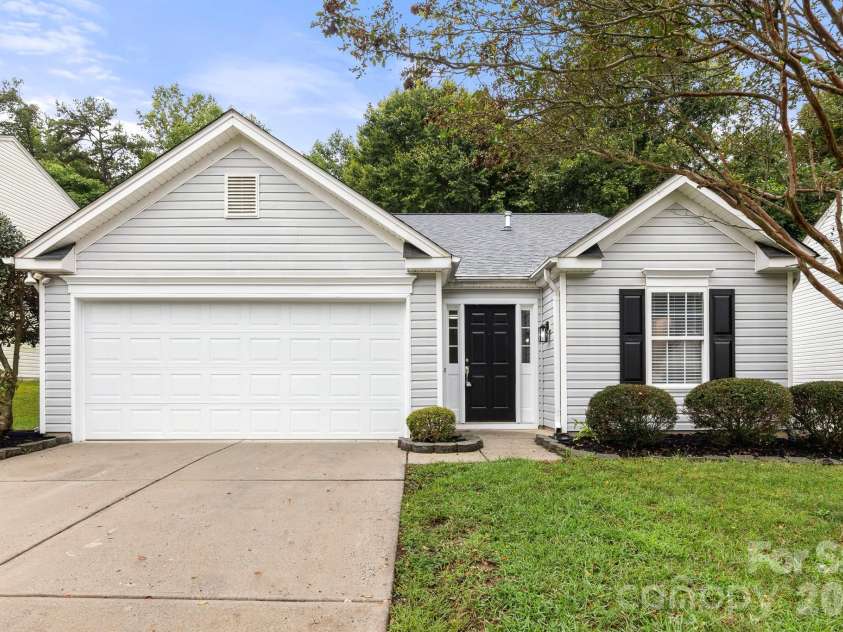 1940 Waters Trail Drive, Charlotte, NC 28216.  MLS# CAR4418345, YatesRealty ID 53063. 
