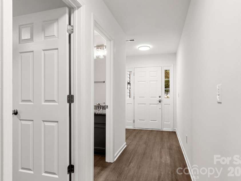 1940 Waters Trail Drive, Charlotte, NC 28216.  MLS# CAR4418345, YatesRealty ID 53063. 
