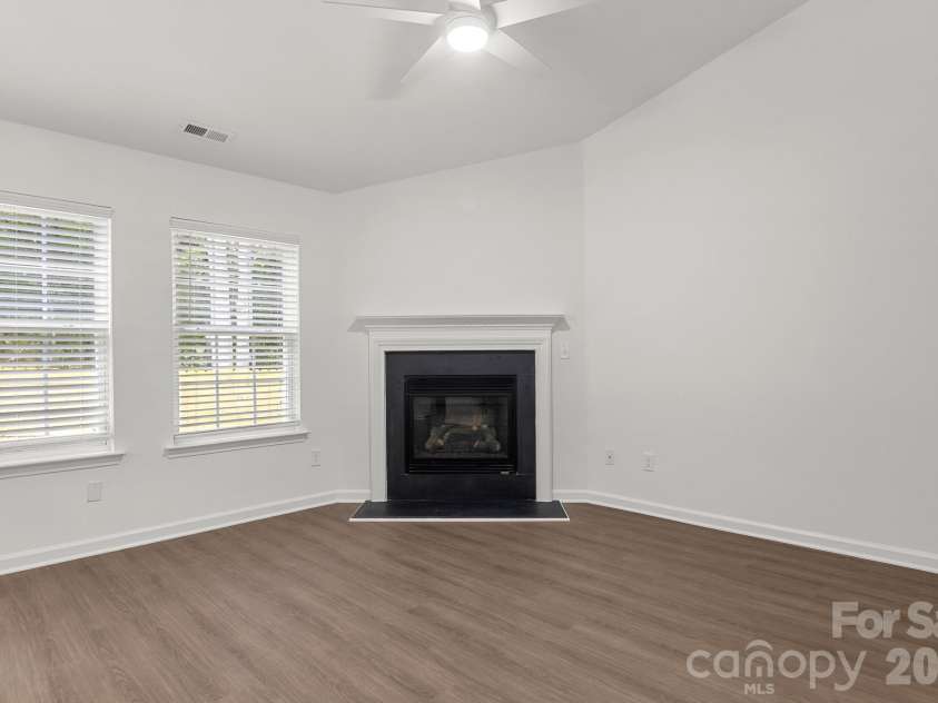 1940 Waters Trail Drive, Charlotte, NC 28216.  MLS# CAR4418345, YatesRealty ID 53063. 