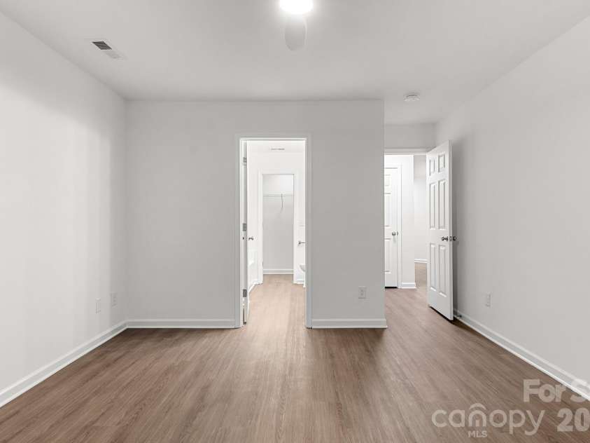 1940 Waters Trail Drive, Charlotte, NC 28216.  MLS# CAR4418345, YatesRealty ID 53063. 
