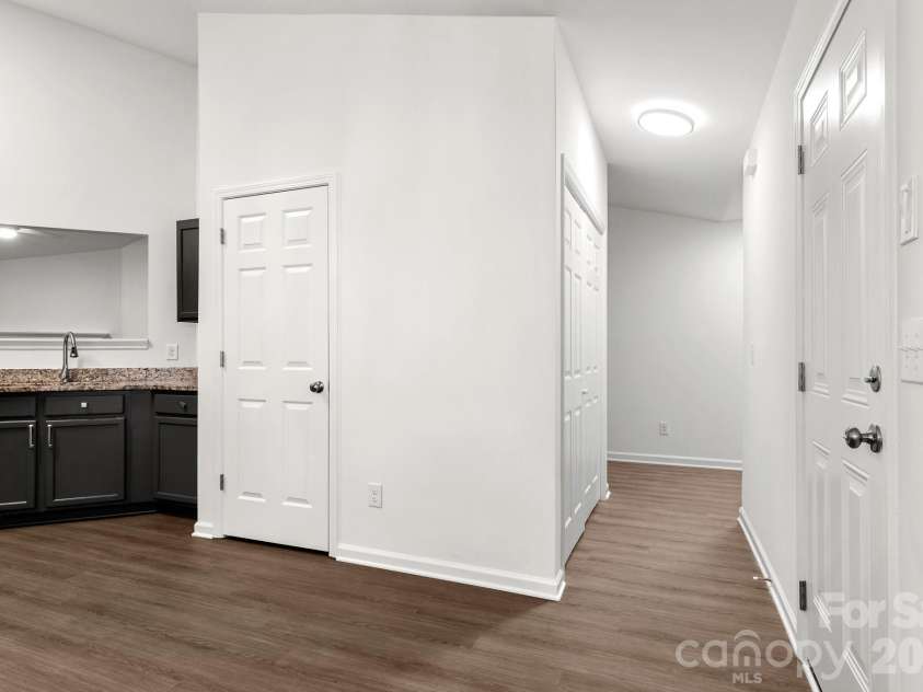 1940 Waters Trail Drive, Charlotte, NC 28216.  MLS# CAR4418345, YatesRealty ID 53063. 