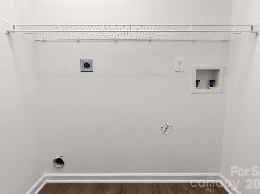 1940 Waters Trail Drive, Charlotte, NC 28216.  MLS# CAR4418345, YatesRealty ID 53063. 