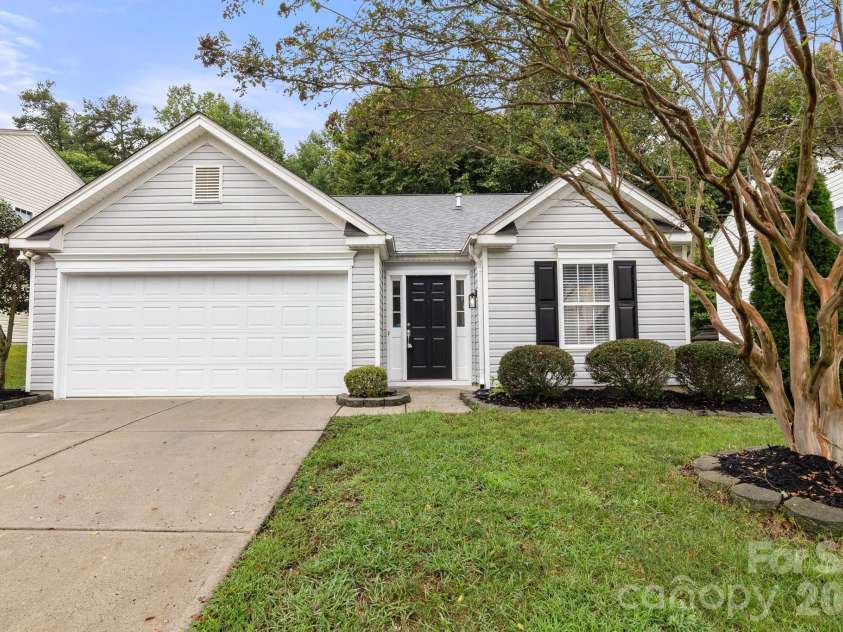1940 Waters Trail Drive, Charlotte, NC 28216.  MLS# CAR4418345, YatesRealty ID 53063. 