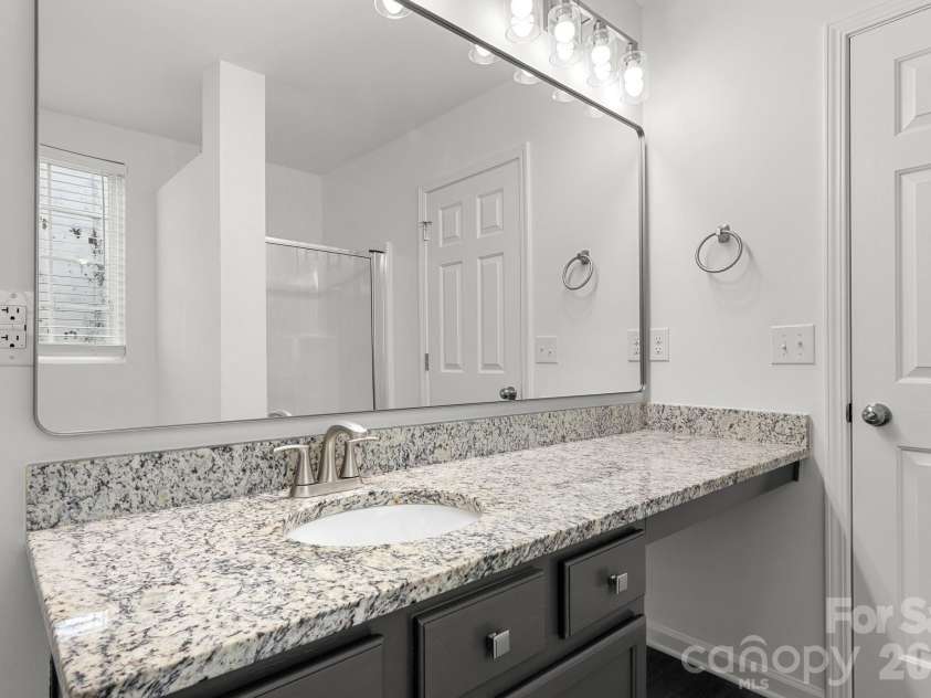 1940 Waters Trail Drive, Charlotte, NC 28216.  MLS# CAR4418345, YatesRealty ID 53063. Primary Bath