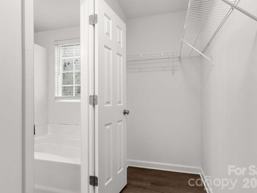 1940 Waters Trail Drive, Charlotte, NC 28216.  MLS# CAR4418345, YatesRealty ID 53063. Primary Closet
