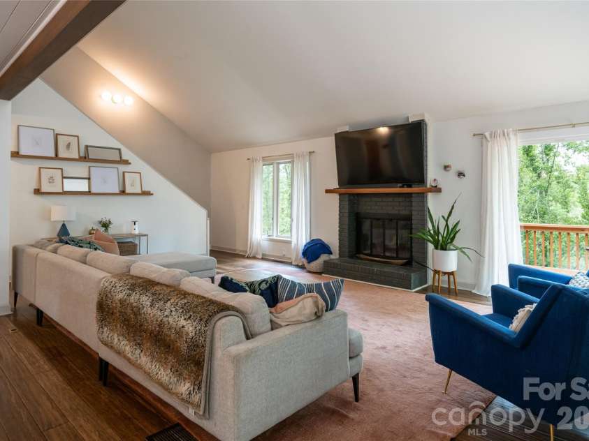93 White Pine Drive, Fletcher, NC 28732.  MLS# CAR4428207, YatesRealty ID 53064. 