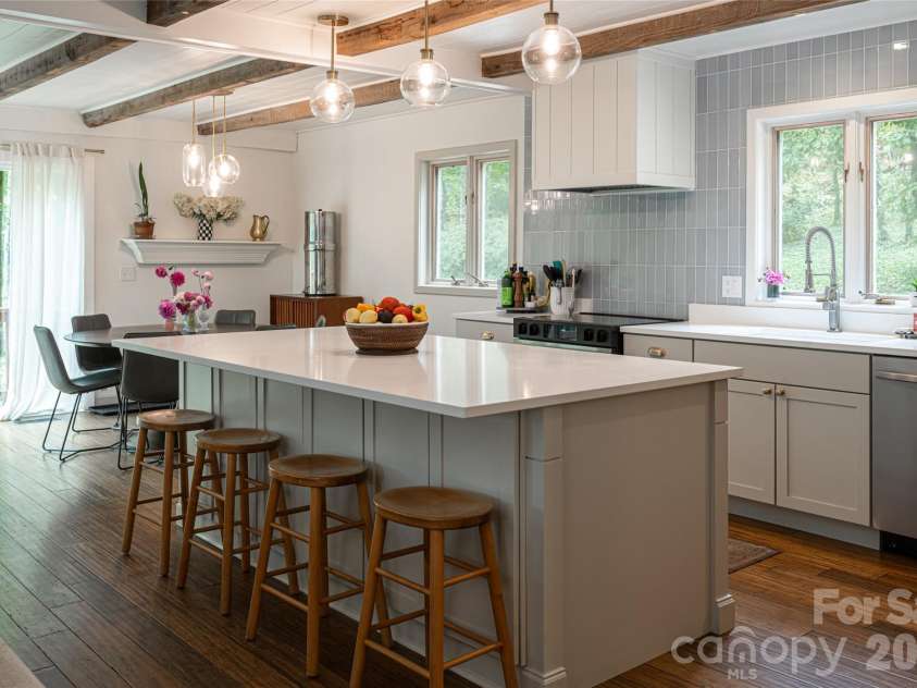 93 White Pine Drive, Fletcher, NC 28732.  MLS# CAR4428207, YatesRealty ID 53064. 