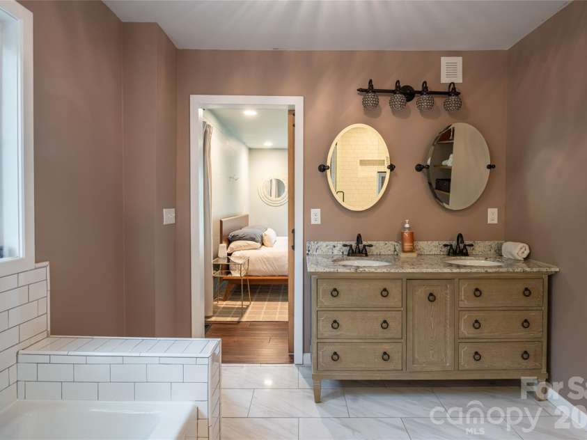 93 White Pine Drive, Fletcher, NC 28732.  MLS# CAR4428207, YatesRealty ID 53064. 