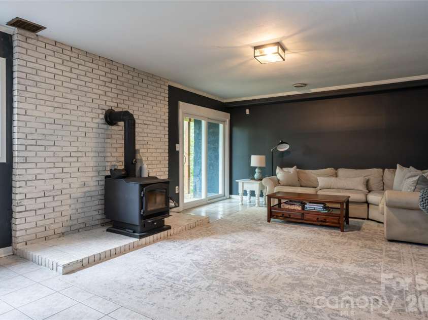 93 White Pine Drive, Fletcher, NC 28732.  MLS# CAR4428207, YatesRealty ID 53064. 