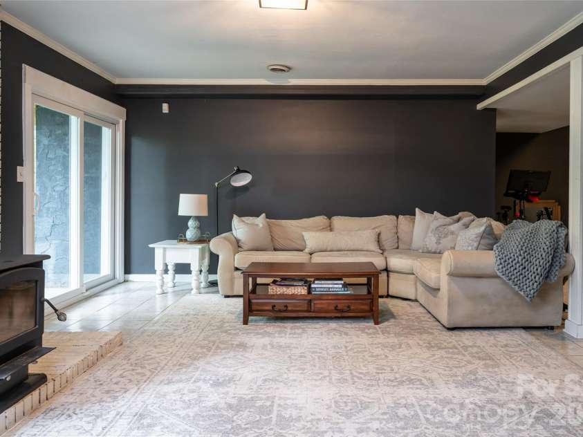 93 White Pine Drive, Fletcher, NC 28732.  MLS# CAR4428207, YatesRealty ID 53064. 