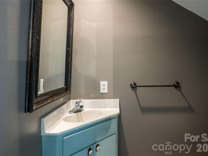 93 White Pine Drive, Fletcher, NC 28732.  MLS# CAR4428207, YatesRealty ID 53064. 