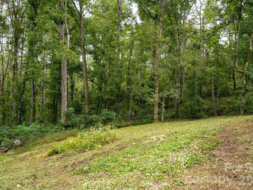 93 White Pine Drive, Fletcher, NC 28732.  MLS# CAR4428207, YatesRealty ID 53064. 
