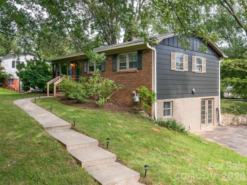 245 Weston Road, Arden, NC 28704.  MLS# CAR4413873, YatesRealty ID 53065. 