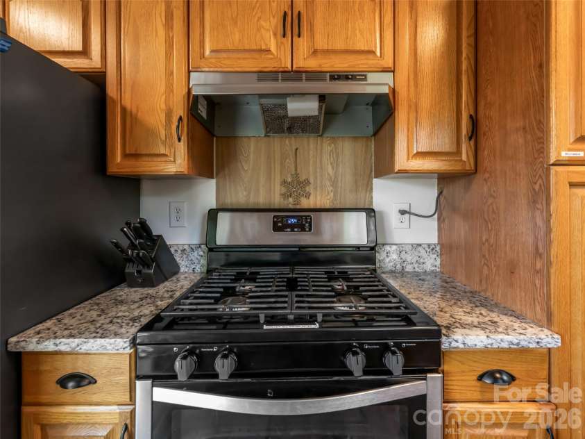245 Weston Road, Arden, NC 28704.  MLS# CAR4413873, YatesRealty ID 53065. 