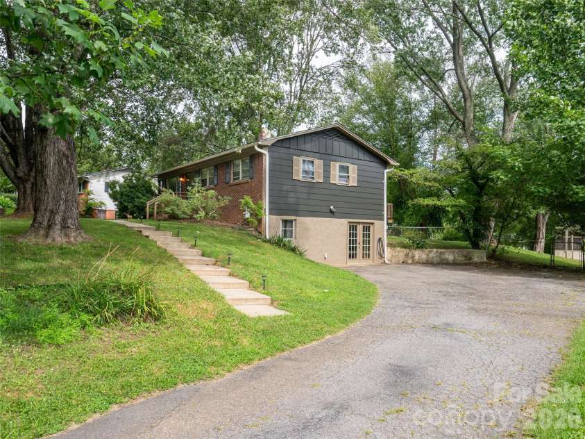 245 Weston Road, Arden, NC 28704.  MLS# CAR4413873, YatesRealty ID 53065. 