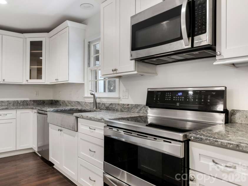 8319 Braeside Court, Charlotte, NC 28270.  MLS# CAR4427940, YatesRealty ID 53067. Kitchen