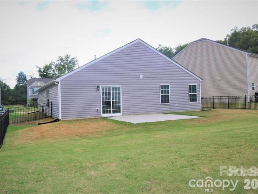 6009 Olivia Catherine Way, Charlotte, NC 28213.  MLS# CAR4419873, YatesRealty ID 53068. 