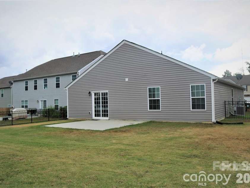 6009 Olivia Catherine Way, Charlotte, NC 28213.  MLS# CAR4419873, YatesRealty ID 53068. 