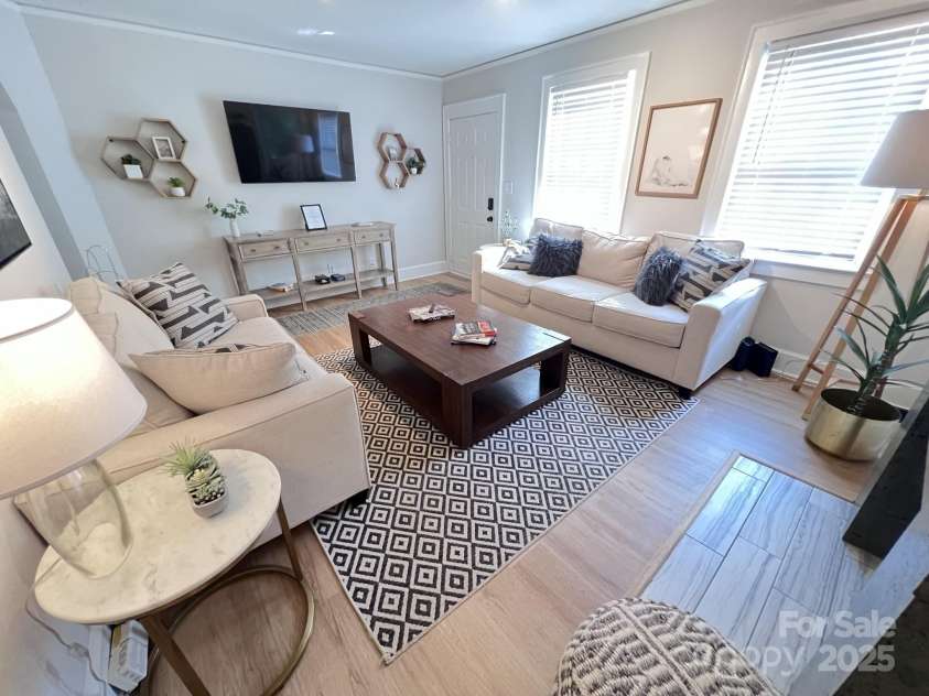 4317 Ruskin Drive, Charlotte, NC 28209.  MLS# CAR4227093, YatesRealty ID 5307. 