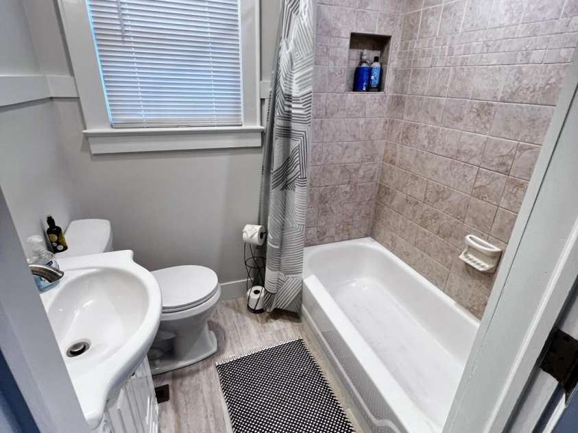 4317 Ruskin Drive, Charlotte, NC 28209.  MLS# CAR4227093, YatesRealty ID 5307. 