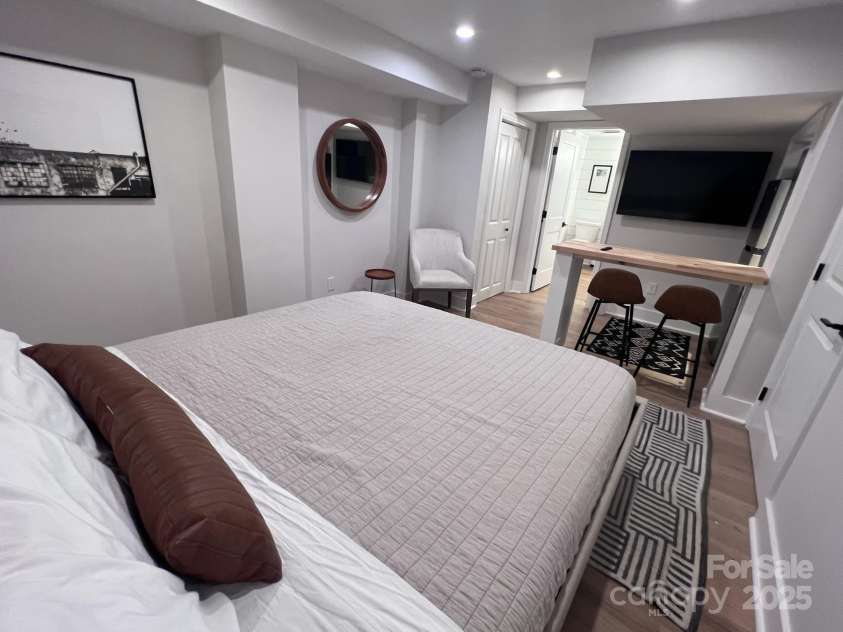 4317 Ruskin Drive, Charlotte, NC 28209.  MLS# CAR4227093, YatesRealty ID 5307. 