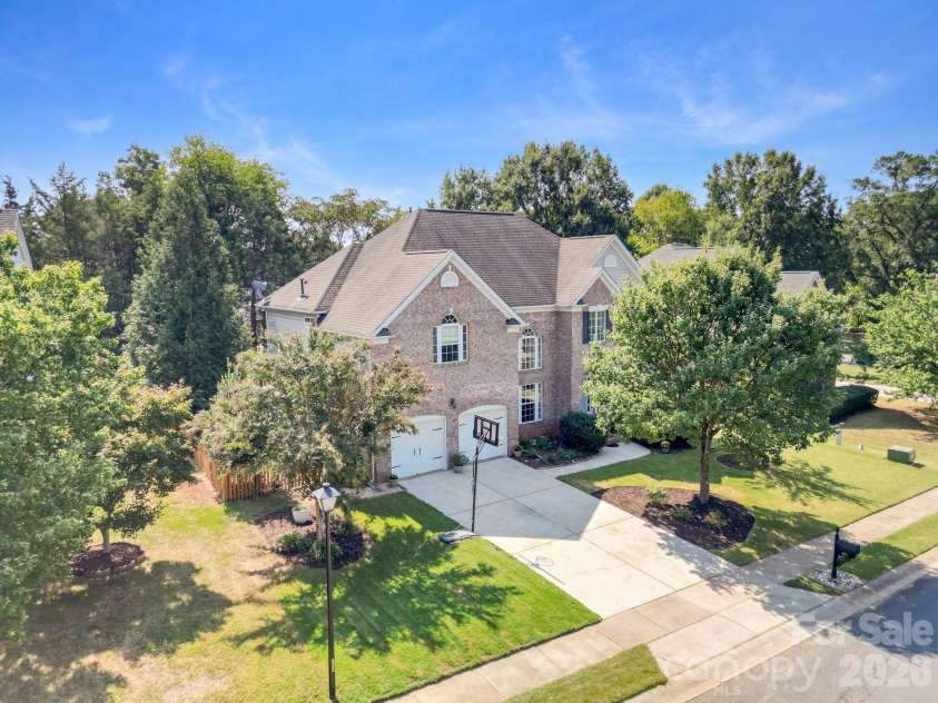 402 Deercross Lane, Waxhaw, NC 28173.  MLS# CAR4424603, YatesRealty ID 53070. 
