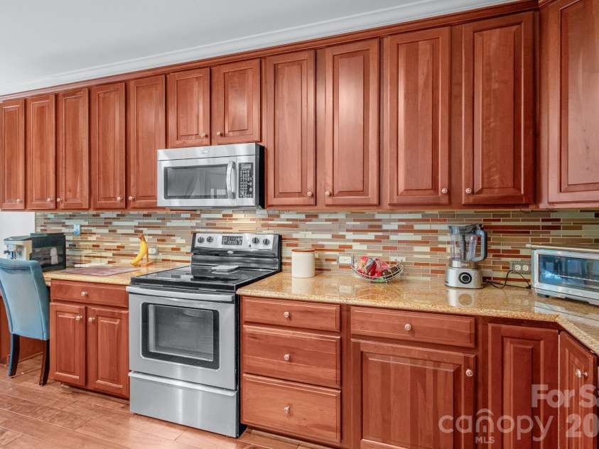402 Deercross Lane, Waxhaw, NC 28173.  MLS# CAR4424603, YatesRealty ID 53070. 