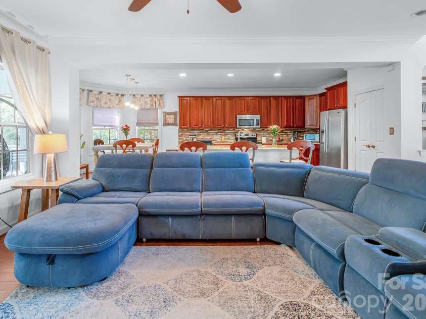 402 Deercross Lane, Waxhaw, NC 28173.  MLS# CAR4424603, YatesRealty ID 53070. 