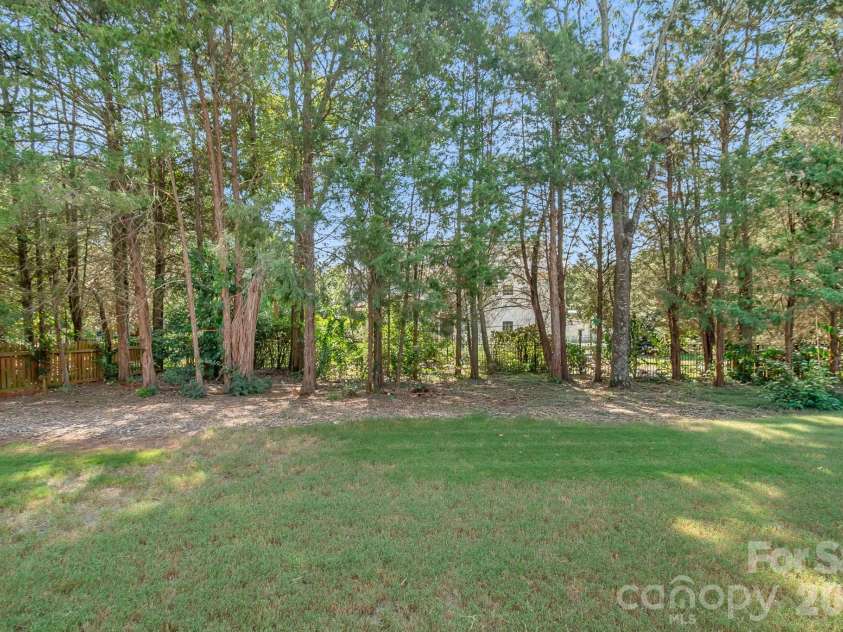 402 Deercross Lane, Waxhaw, NC 28173.  MLS# CAR4424603, YatesRealty ID 53070. 